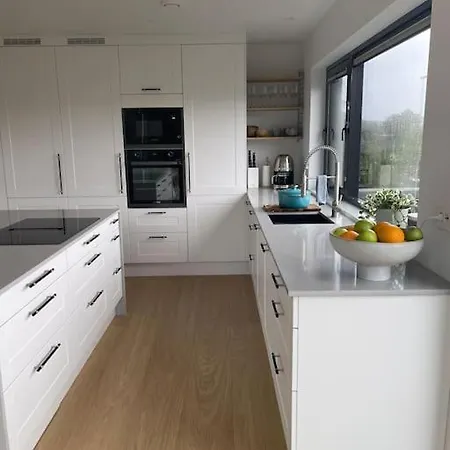 Feriehus Moderne Arkitekttegnet Hus Naert Sentrum, Ons