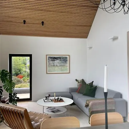 Moderne Arkitekttegnet Hus Naert Sentrum, Ons Feriehus *