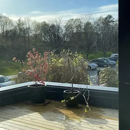 Moderne Arkitekttegnet Hus Naert Sentrum, Ons Feriehus